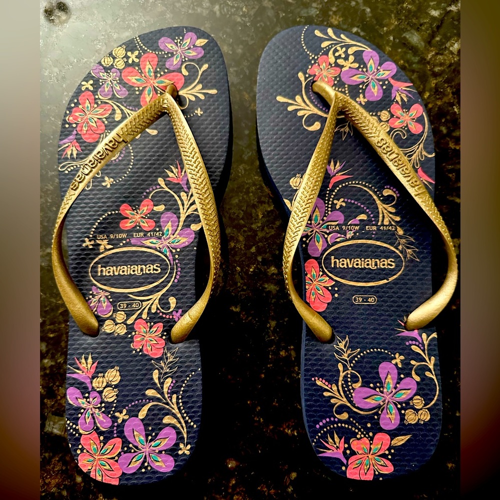 Havaianas Flip Flops - women’s size 39-40 (USA women’s size 9/10)